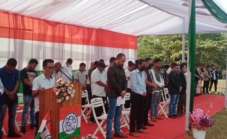 Congress workers resign en masse, join AITC