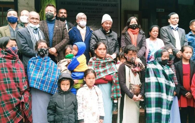 Group lends helping hand to weaker sections