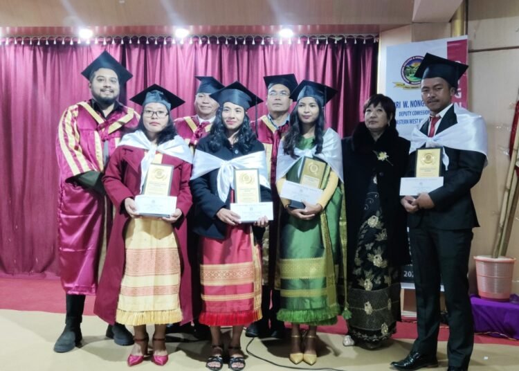 Khadsawphra College holds Graduation Day for passed out students