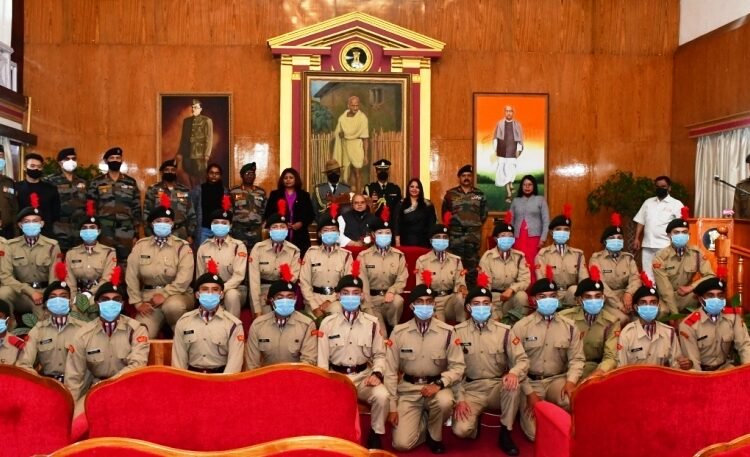 Governor felicitates NCC cadets for blood donation