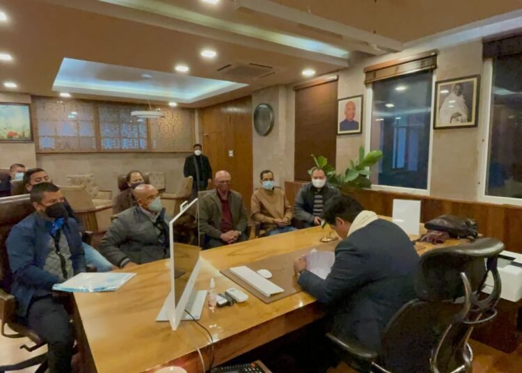 Barring teachers from politics an injustice: Ardent