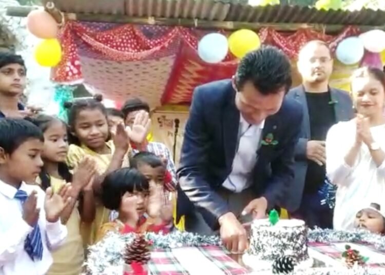 Nongpoh Childline celebrates advance Christmas with children