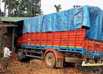 Child, 2 others injured as truck ploughs into house