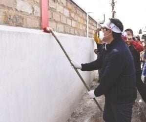 Conrad gives Mawlai a lick of paint