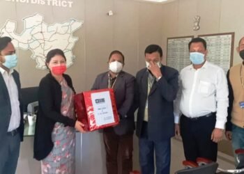 LIC donates masks, PPE for Covid fight