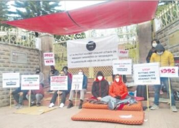 Couple stage protest over violence against non-tribals