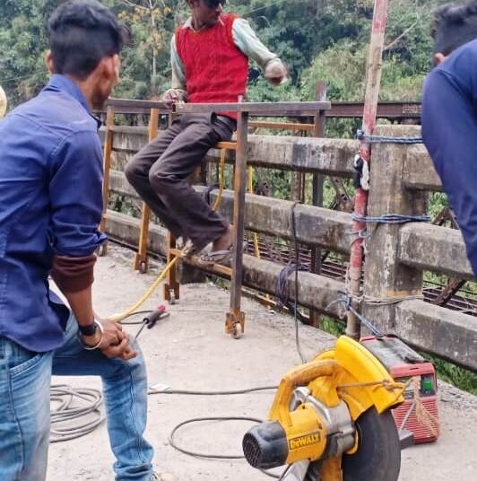 Cracked bridge in Sonapyrdi ready for repairs