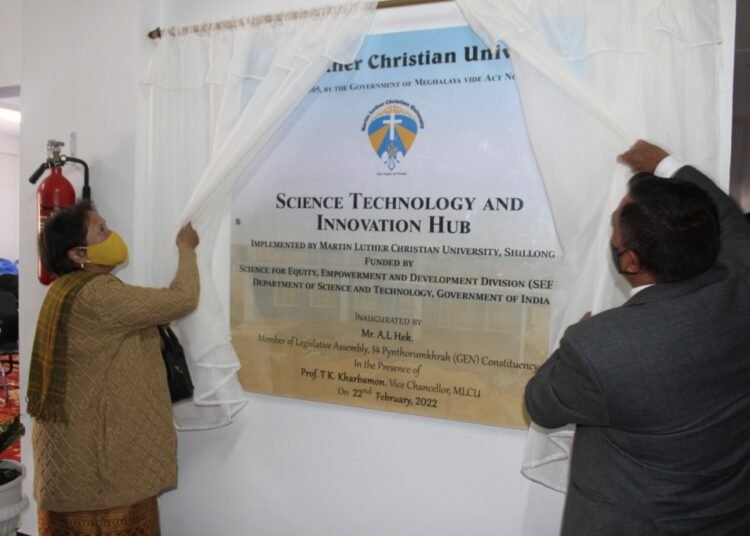 Hek opens MLCU’s Sci Tech Innovation Hub