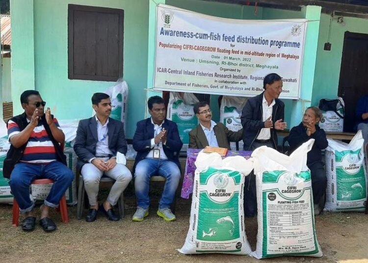 ICAR promotes ‘floating feed’ for fish farms