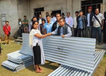 Jirang MLA distributes aid to hailstone-affected villagers