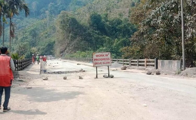 Vehicular movement suspended over Sonapur bridge