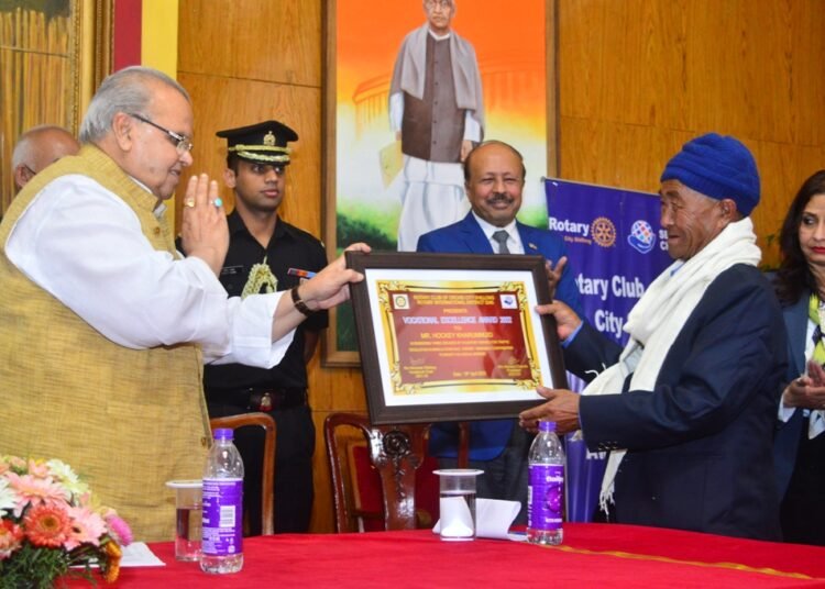 4 persons honoured with Rotary’s vocation excellence award