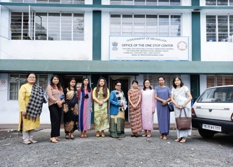 Women’s Commission visits help centres