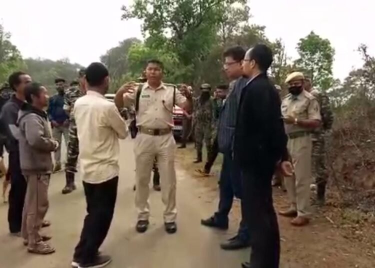 Three injured in scuffle at Jatalong border village