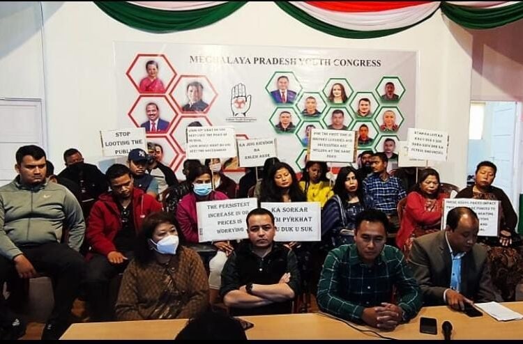 Youth Cong demands compensation for wage workers, slams  Govt on price rise