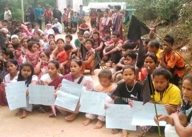 Residents rally for release of Sabuda trio