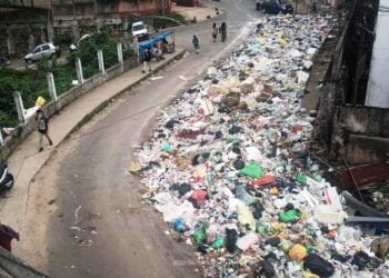 Dorbar suggests Mynkjai as temporary dump, warns of action if garbage not lifted in 3 days