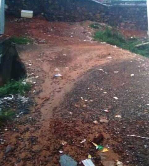 Umlaper objects to construction of boundary wall on village road