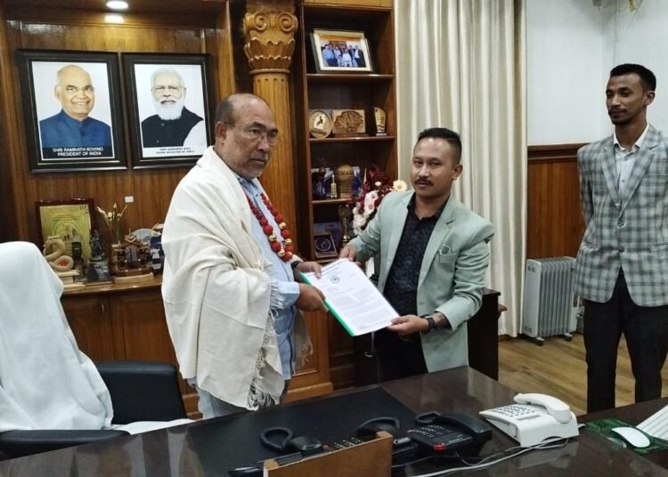 KSU meets Manipur CM on injustices against Khasis