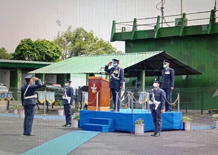 Patnaik inspects Air Force Station in Laitkor