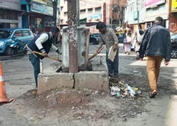 Vendors hold clean-up drive in city