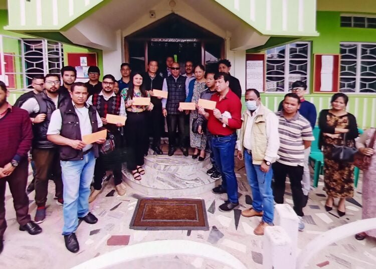 Sanbor hands out financial aid