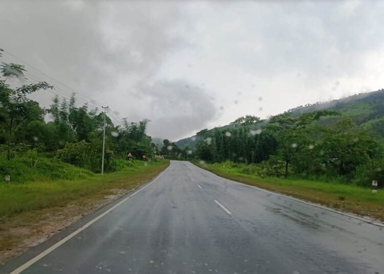 Public demand footpath on Shillong Bypass