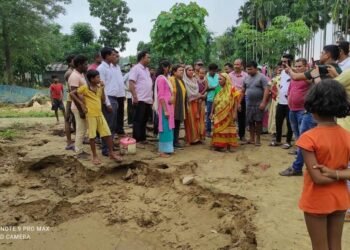 Dikkanchi visits flood-affected areas in Mahendraganj