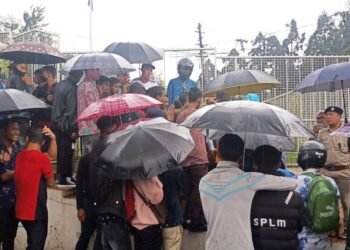 Army job aspirants protest against cancelled CEE