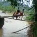 Border bridge collapses, people risk lives in Lahaleiñ