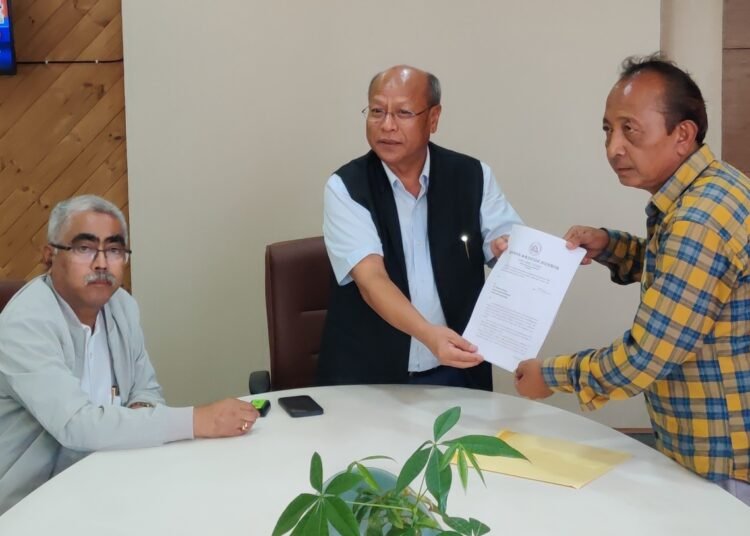 Tynsong sits with Mawbah elders over Harijan relocation