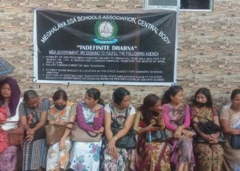 SSA teachers continue with sit-in protest for release of pending dues