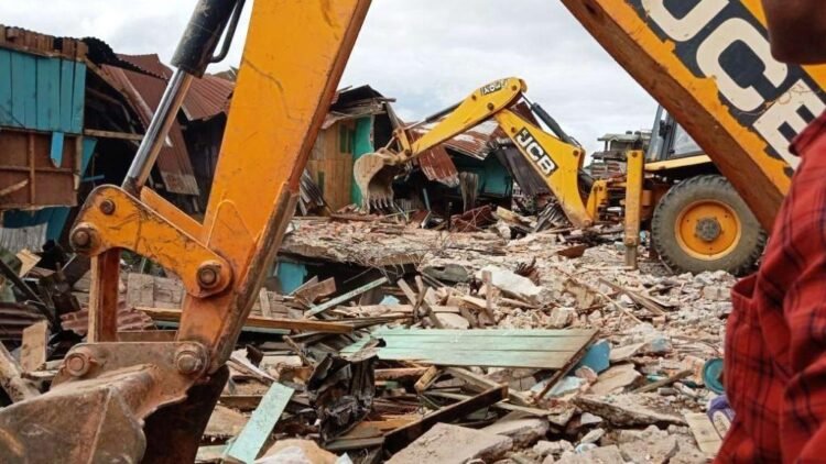 Houses, shops demolished in Them Mawbah