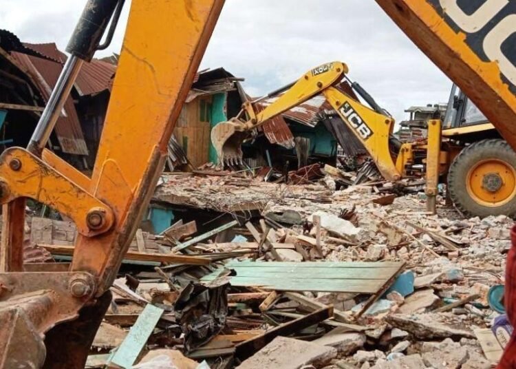 Houses, shops demolished in Them Mawbah