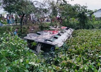 7 injured in bus mishap