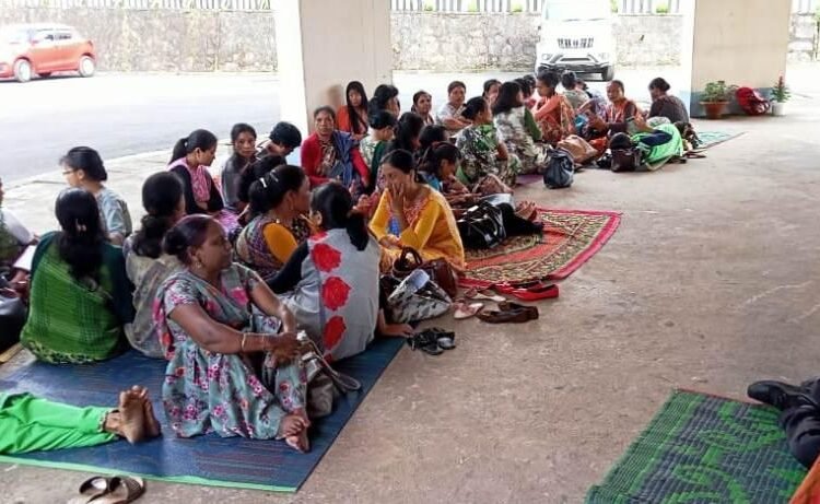 NEHU workers resume sit-in