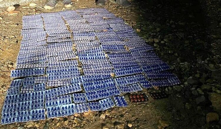 2 detained for transporting narcotics