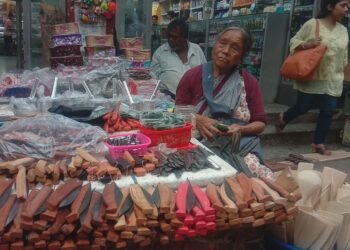 Vendors taken aback by restrictions on selling traditional knives