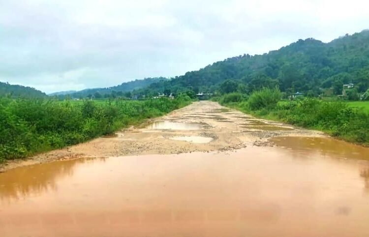 Public threaten to boycott 2023 polls if road is not blacktopped