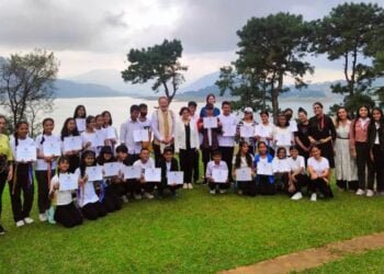 Ceremony held for students to undergo English Access Microscholarship Program