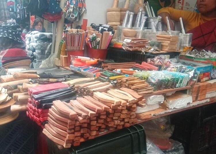 Hawkers looking for ‘just solution’ to knife sale ban