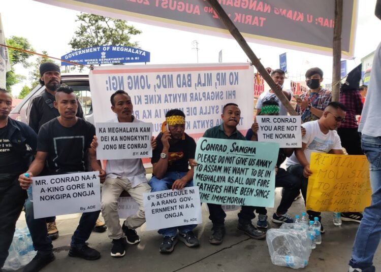 Border dispute: ‘Betrayed’ by M’laya, residents launch protest