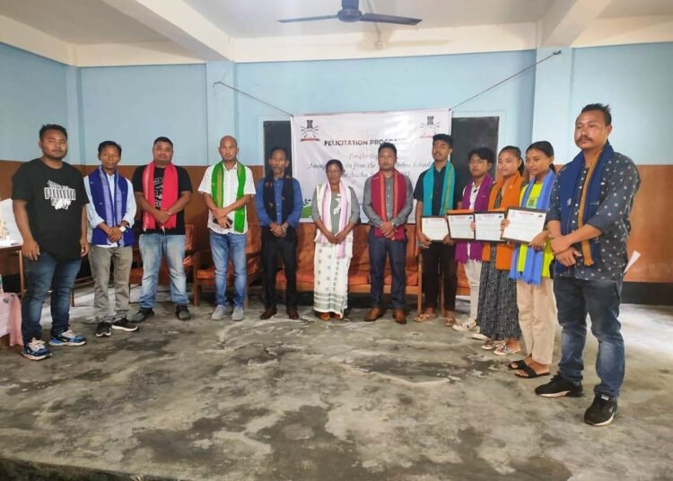 SSLC toppers of Nongalbibra felicitated