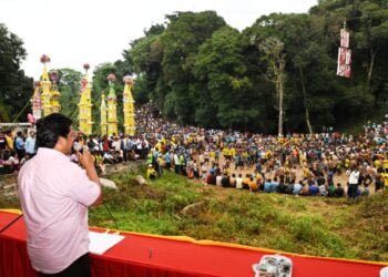 CM assures aid to Sein Raij Mukhla to preserve traditional practices