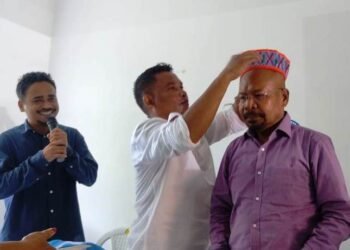 Boost to Trinamool Cong, former minister joins party