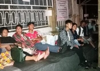 Govt turns deaf ear to contract teachers’ protest