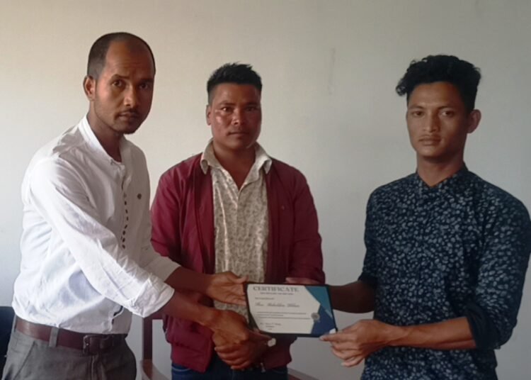 Youth felicitated for saving elderly man from drowning