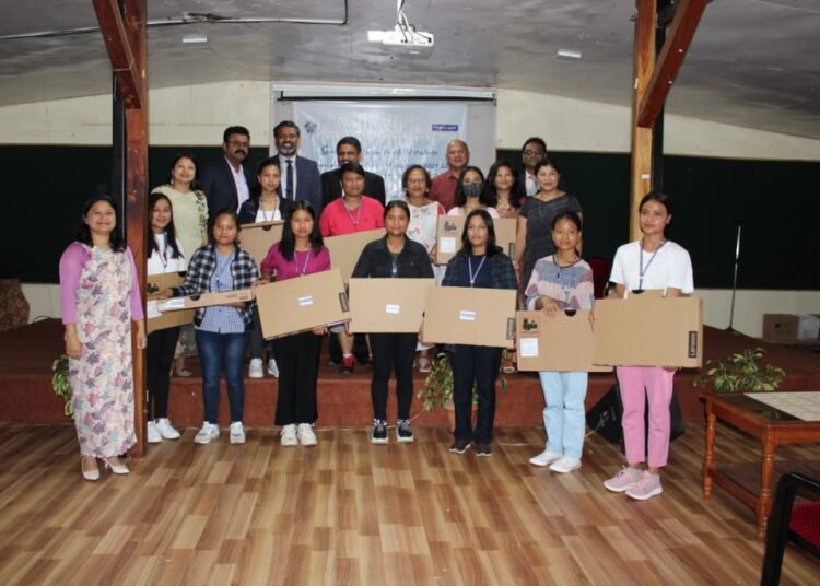 MLCU students receive laptops