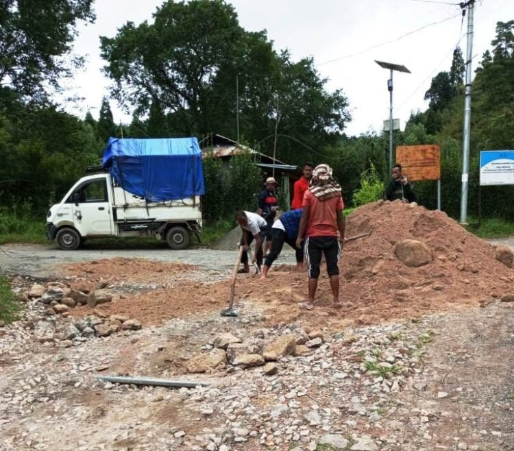 Youth repair village road after MLA disappoints