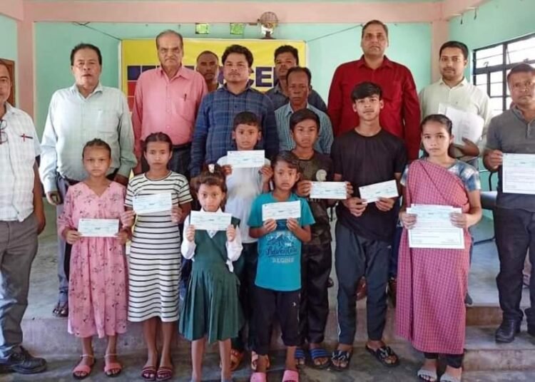 Meritorious students of 3 villages in EJH felicitated